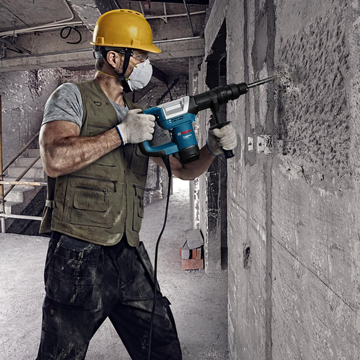 BOSCH - Martillo demoledor Bosch GSH 500-1100W + Maletín plástico