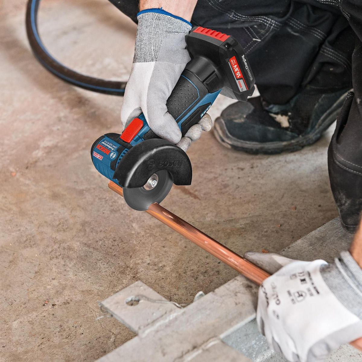 BOSCH - Multicortadora inalámbrica Bosch 12V de 3" GWS 12V-76 (Sin batería)