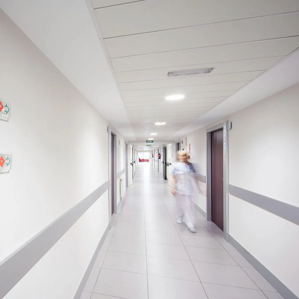 PHILIPS - Plafón Led con Sensor de Movimiento 240V