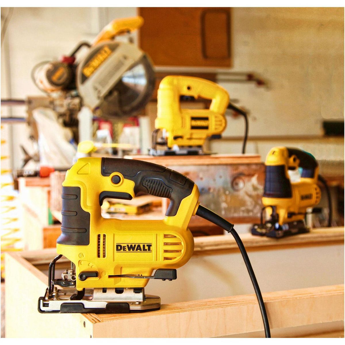 DEWALT - Sierra Caladora Eléctrica Dewalt 650 W DWE300