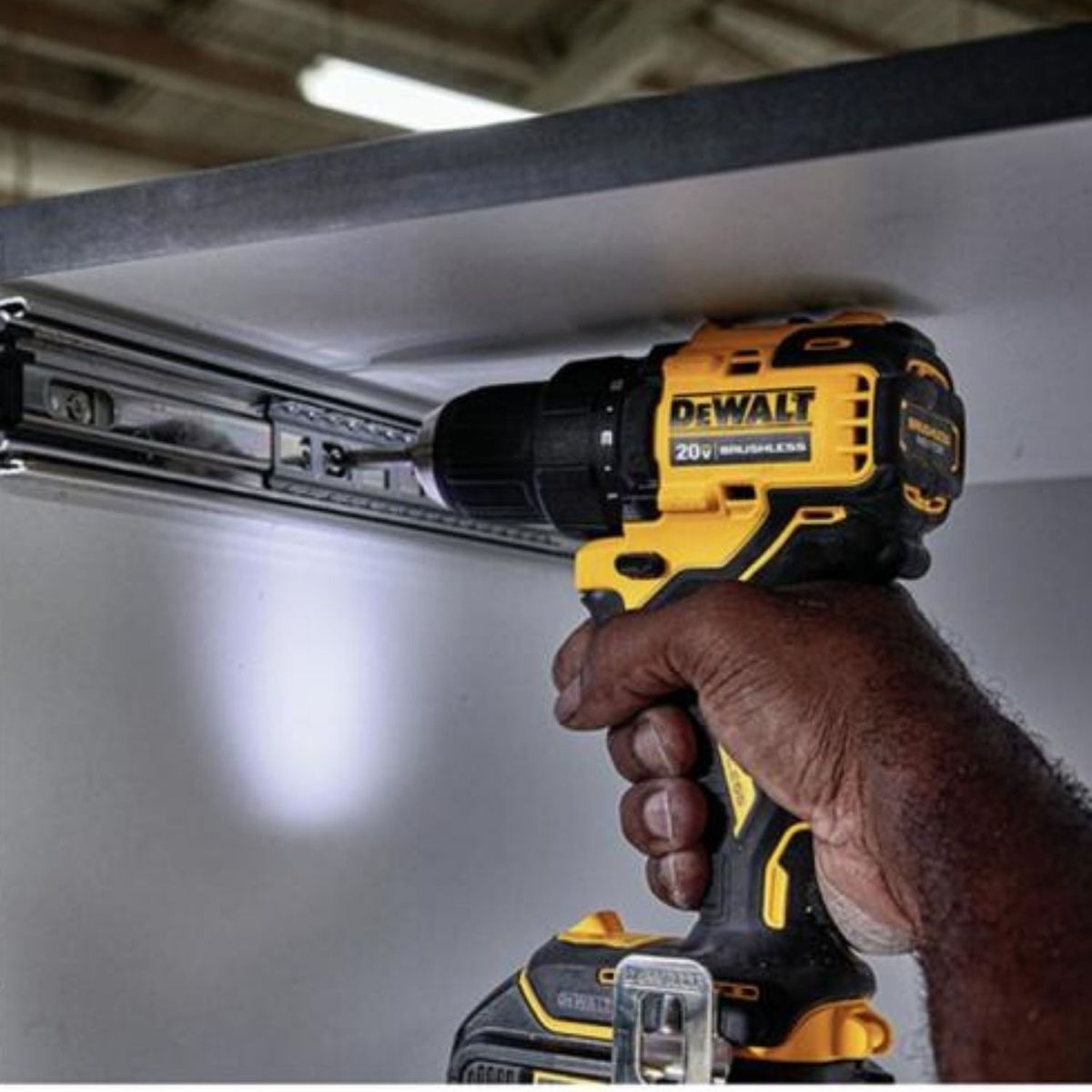 DEWALT - Taladro Atornillador Inalambrico Dewalt 1/2" 20V BRUSHLESS DCD708D2