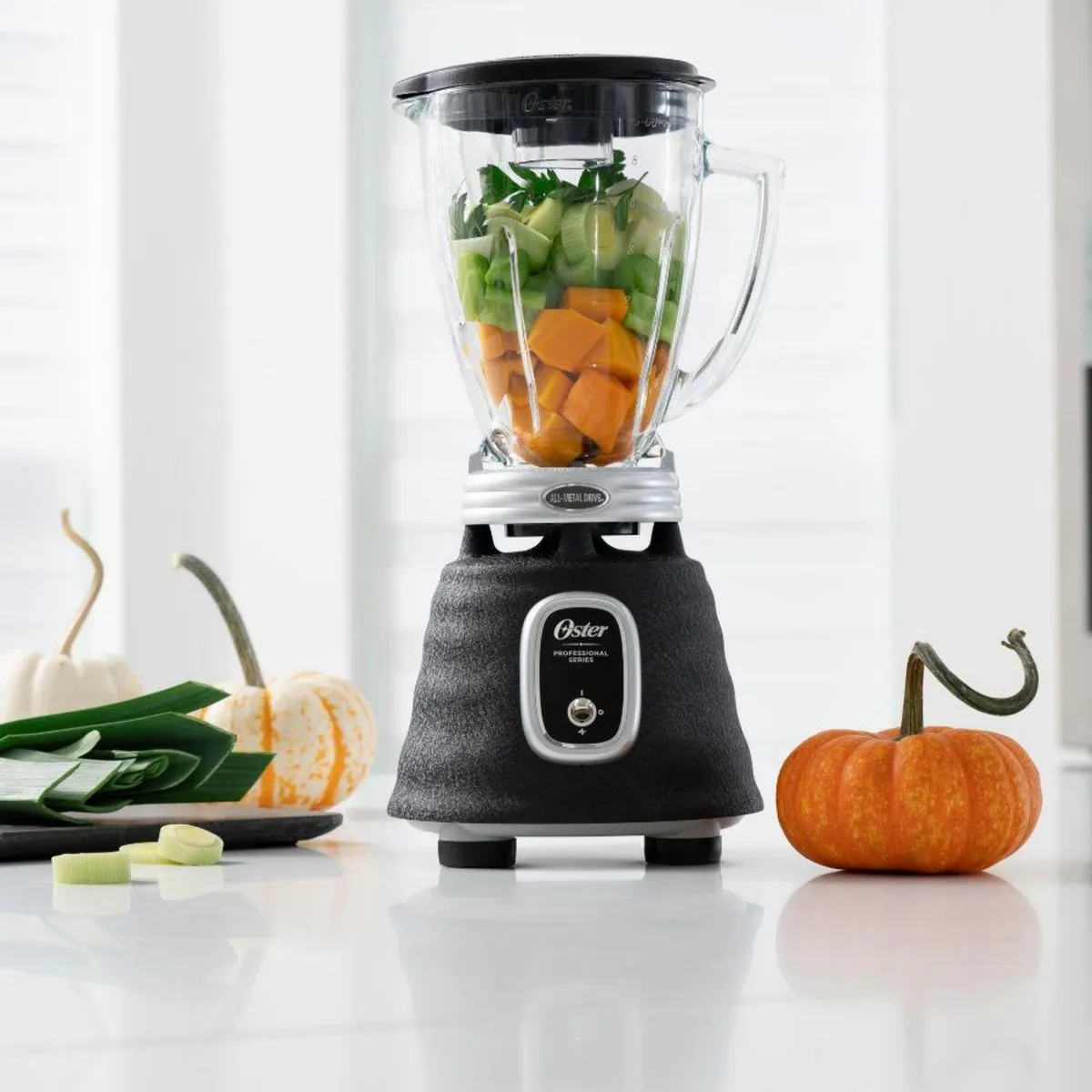 OSTER - Licuadora Oster 1.5L 2 Velocidades 700W Negra