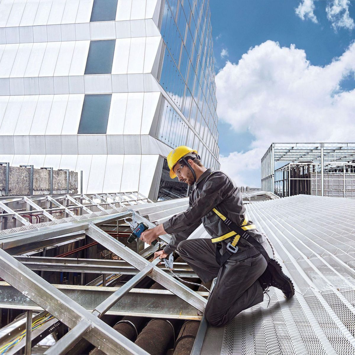 BOSCH - Taladro Percutor Inalámbrico Bosch GSB 3/8" 12V + 2 Baterías