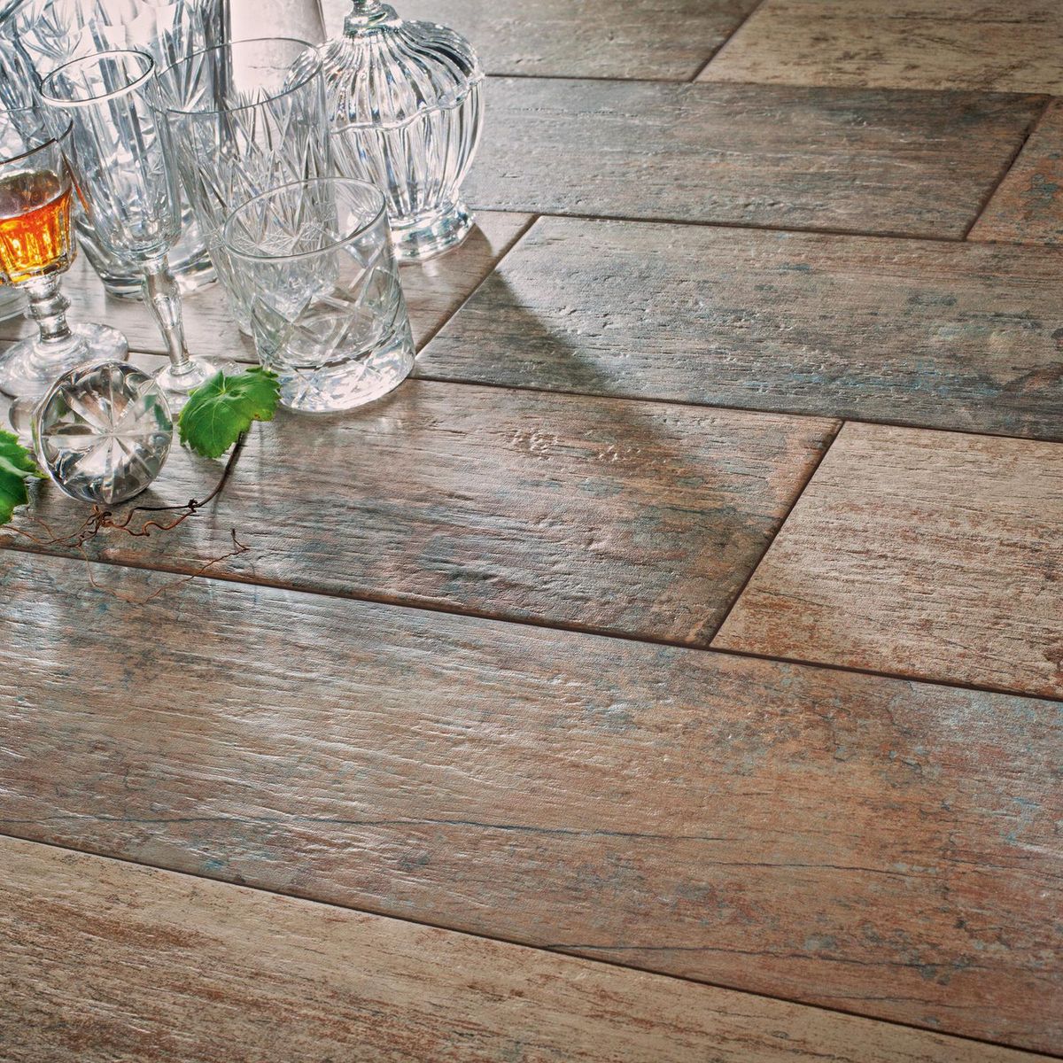 GRESPANIA - Porcelanato Cava Cognac Maderado Marrón 19.5x120cm