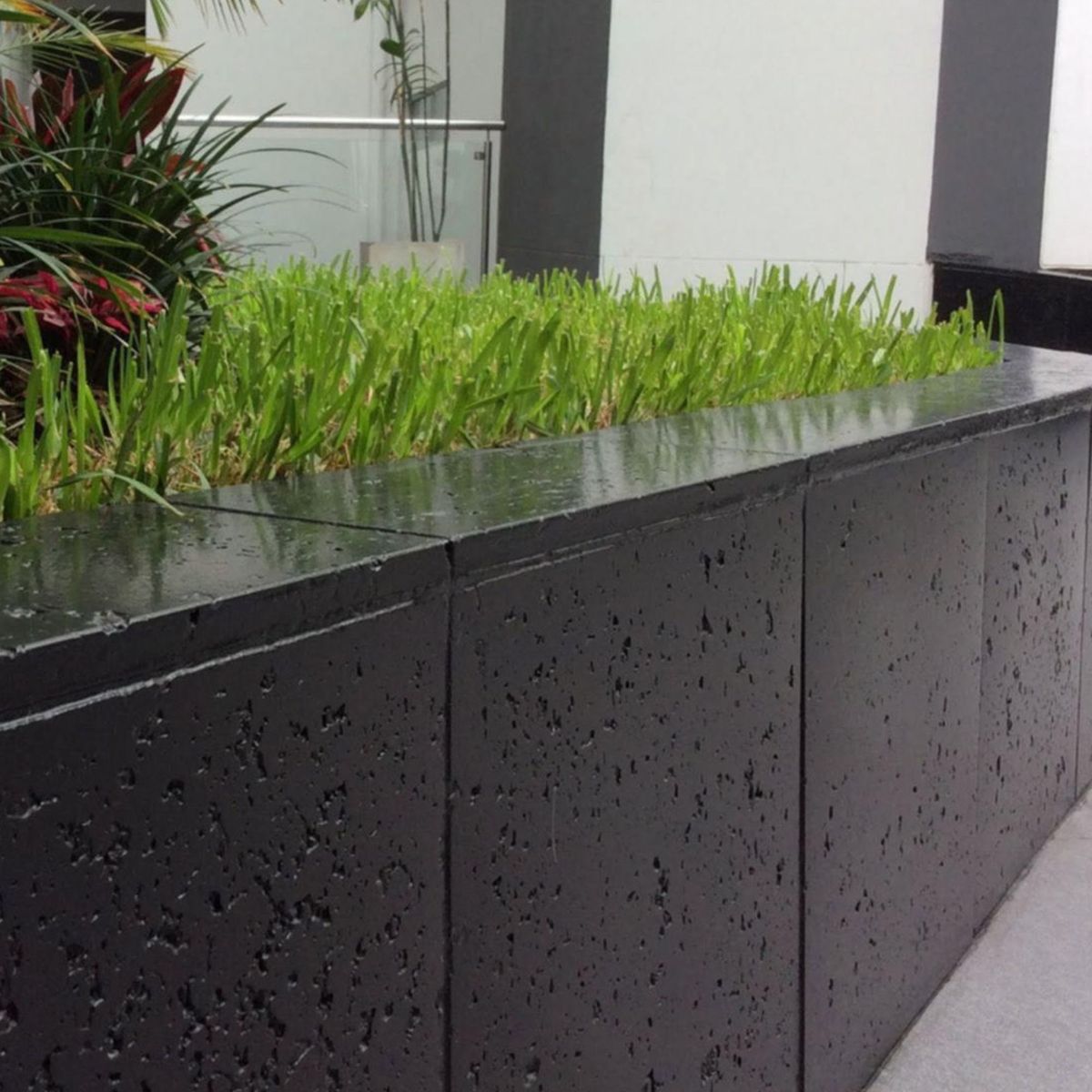 STYLO - Baldosa Travertino Carbón 40 x 40cm 0.32m2