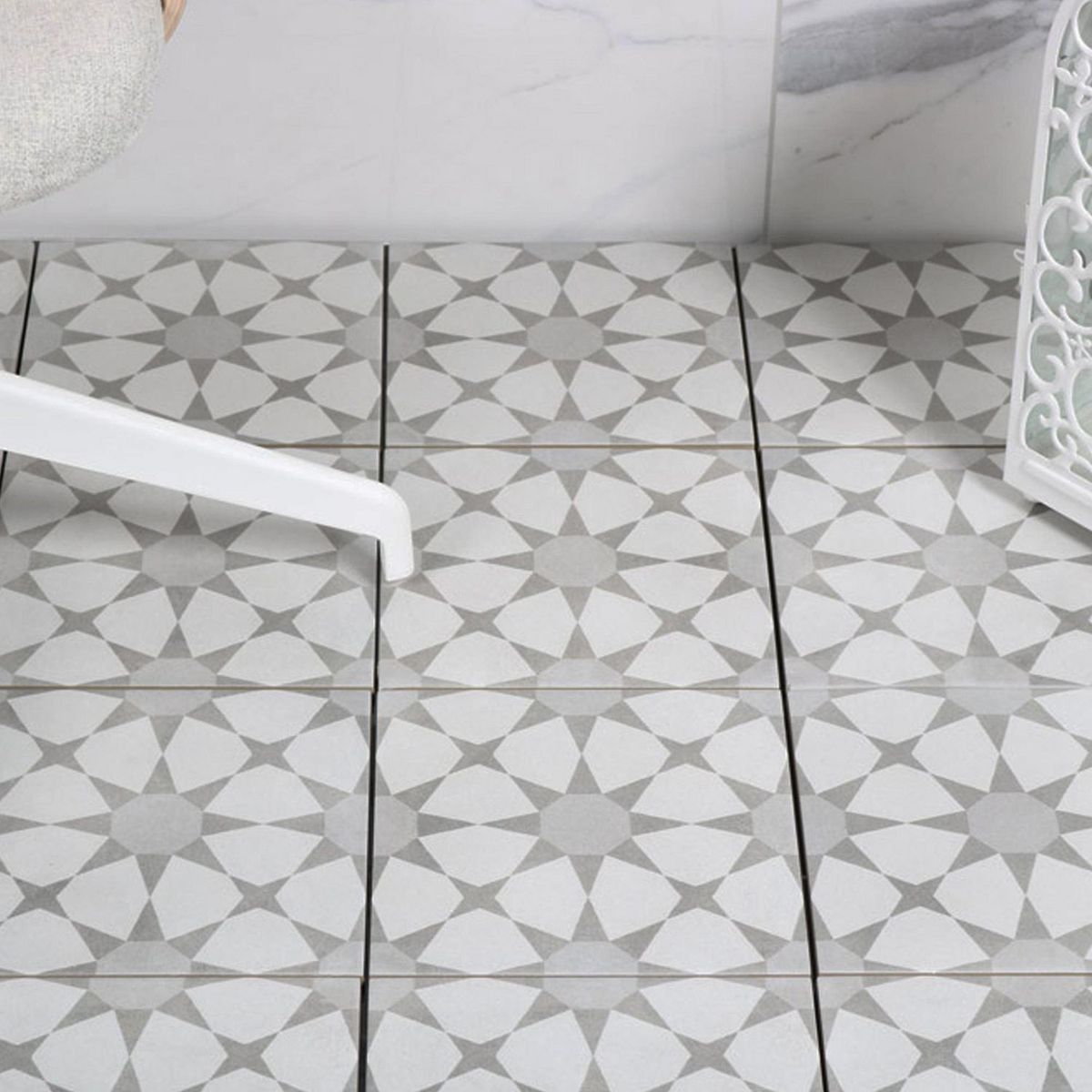 PERONDA - Porcelánico Esmaltado Cuban Silver Star Decorado 22.3x22.3cm para piso y pared