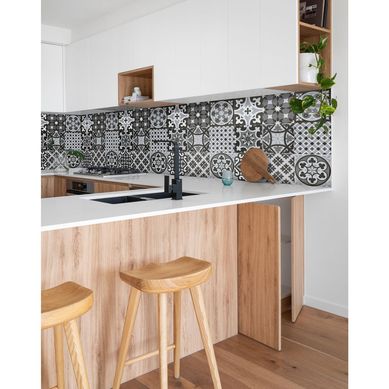 Cermica Sevilla Nero Decorada 21.6x21.6cm 1.12m2 para piso o pared