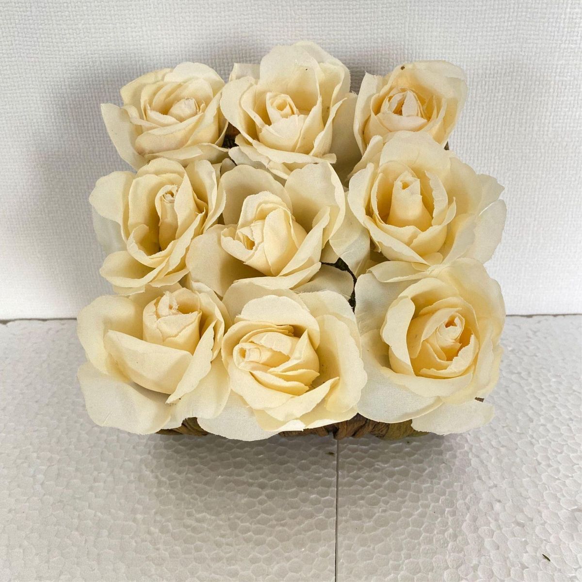 GENERICO - Arreglo Floral En Cajita Blanco 17x11cm