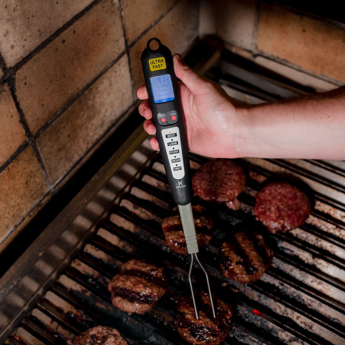 KUZLER - Trinche con Termómetro Parrilla