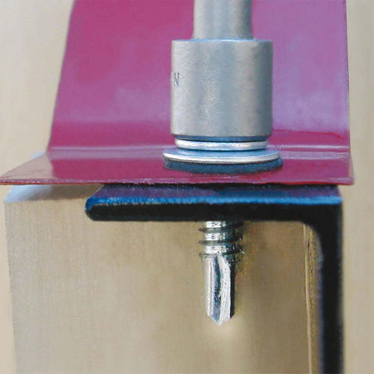 MAMUT - Tornillo Autoperforante Hexagonal con Argolla Neoprene 1/4x7 4 Unid