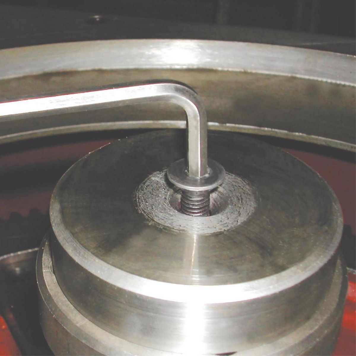 MAMUT - Perno Socket Cabeza Plana M4-07x20 2 unid