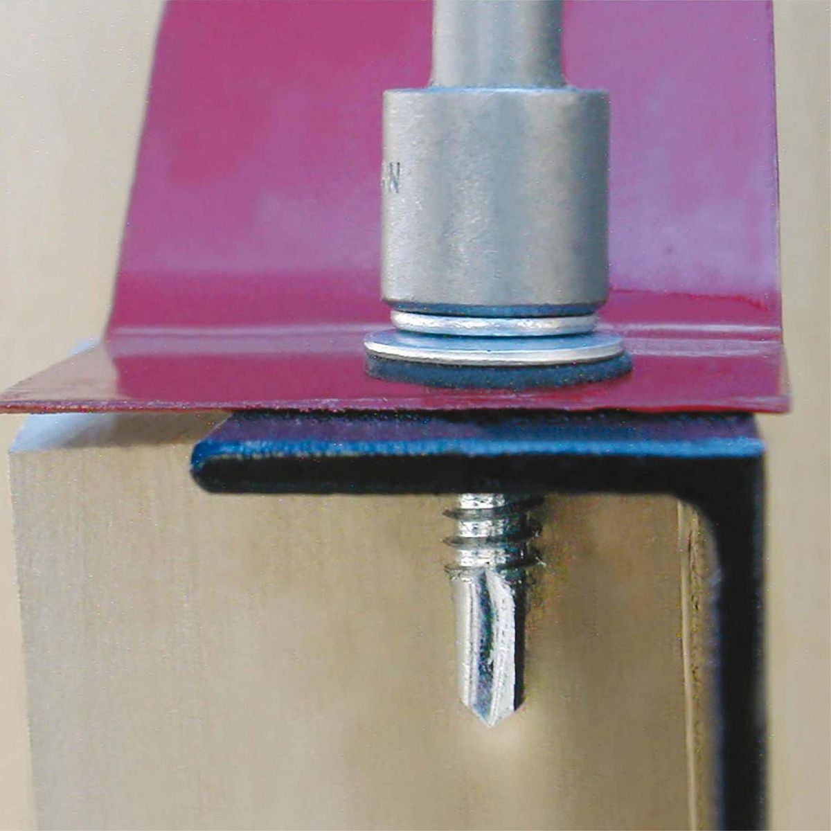 MAMUT - Tornillo Autoperforante Hexagonal con Argolla Neoprene 1/4x8 4 Unid