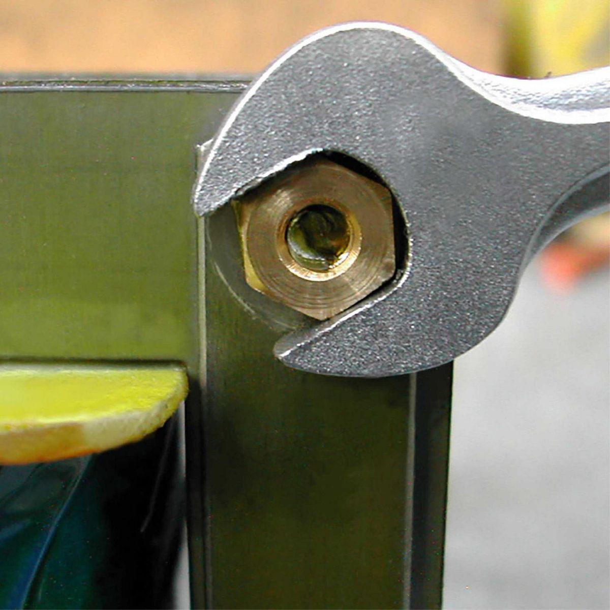 MAMUT - Tuerca Hexagonal Bronce UNC 1/8 2 unid.