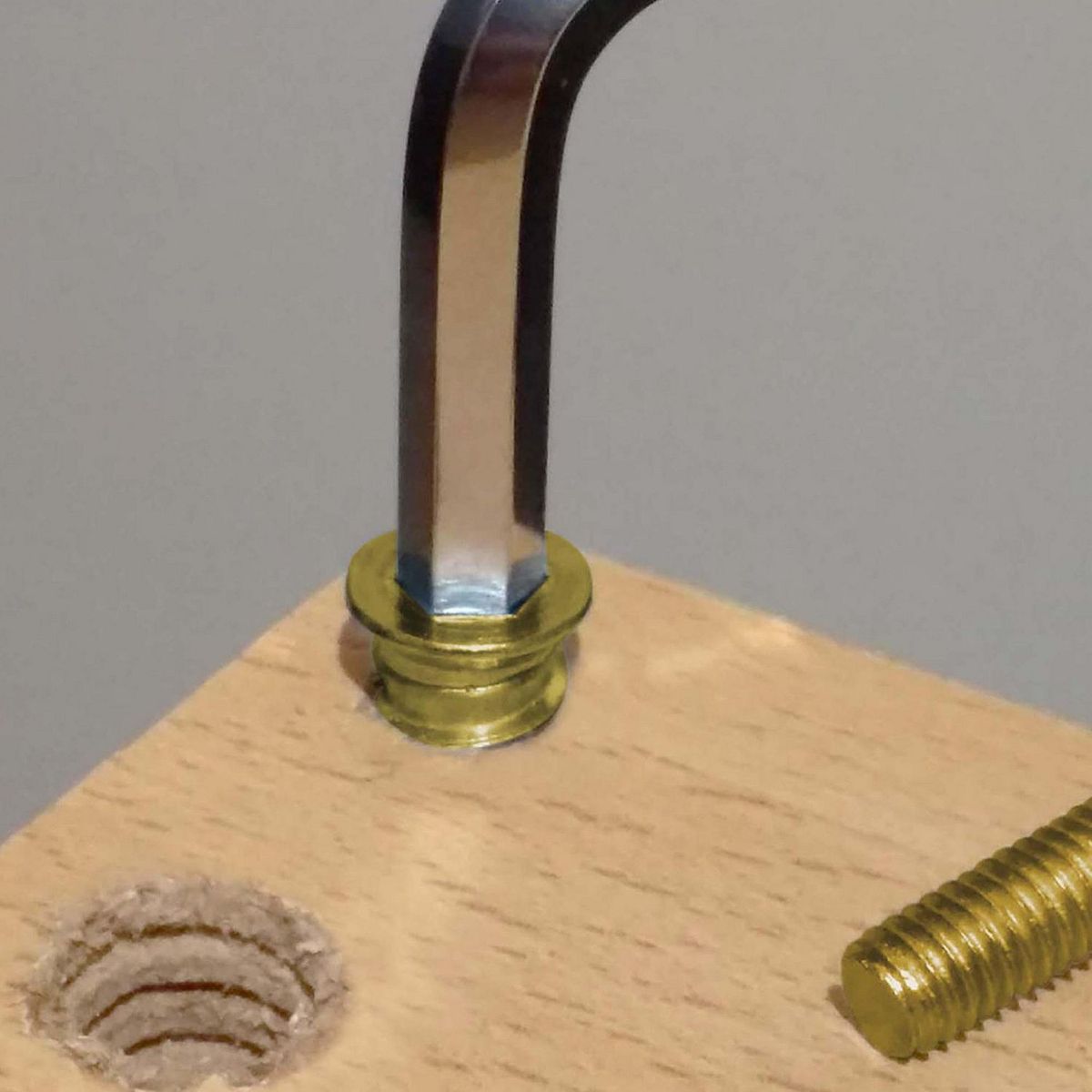 MAMUT - Inserto para Madera M8x12 2 unid.