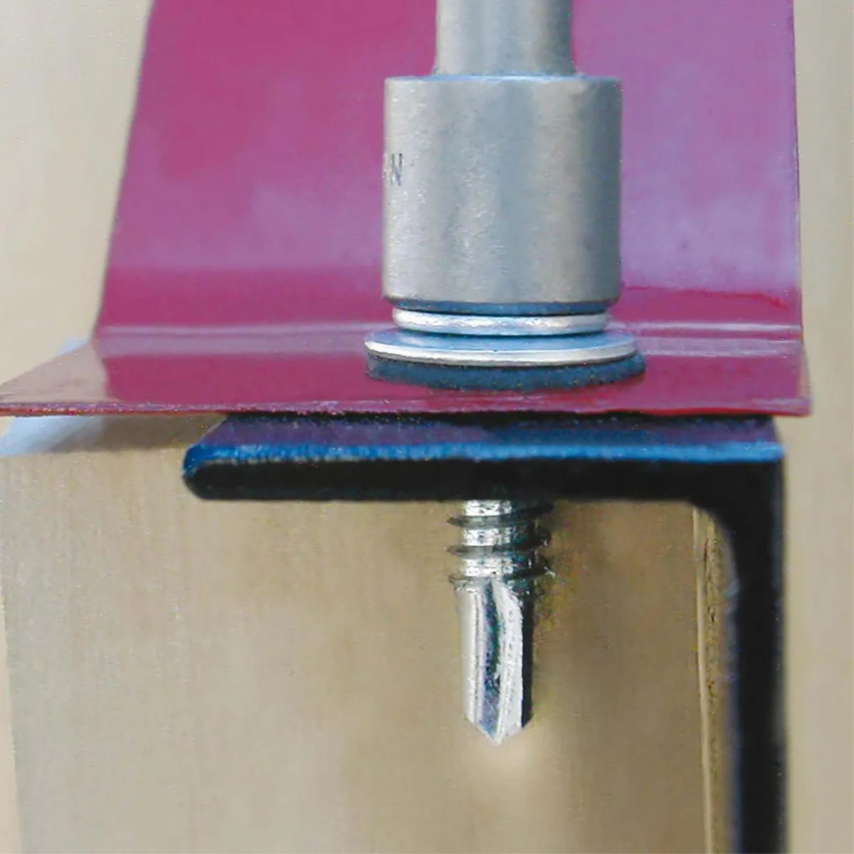 MAMUT - Tornillo Autoperforante Hexagonal con Argolla Neoprene 8x1/2 4 Unid