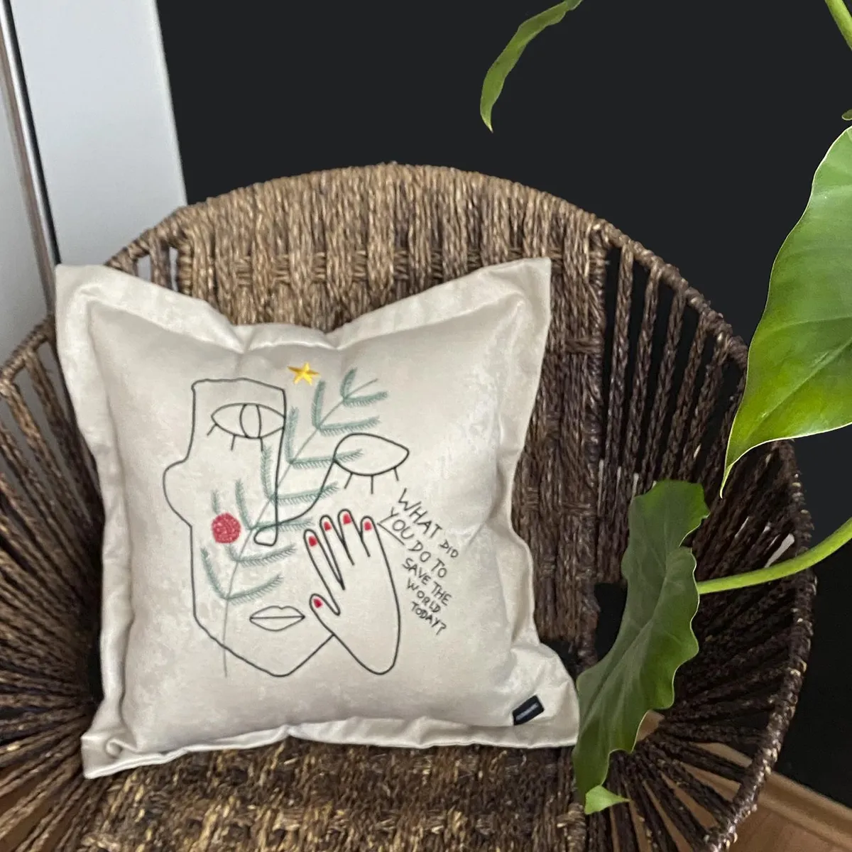  - Cojín Salvar El Mundo 55x55cm