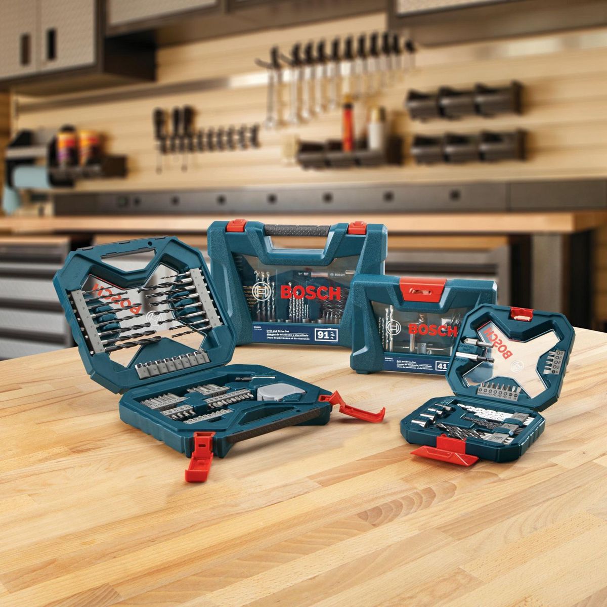 BOSCH - Taladro Percutor Inalámbrico Bosch GSB 180 18V + Set De 91 Piezas