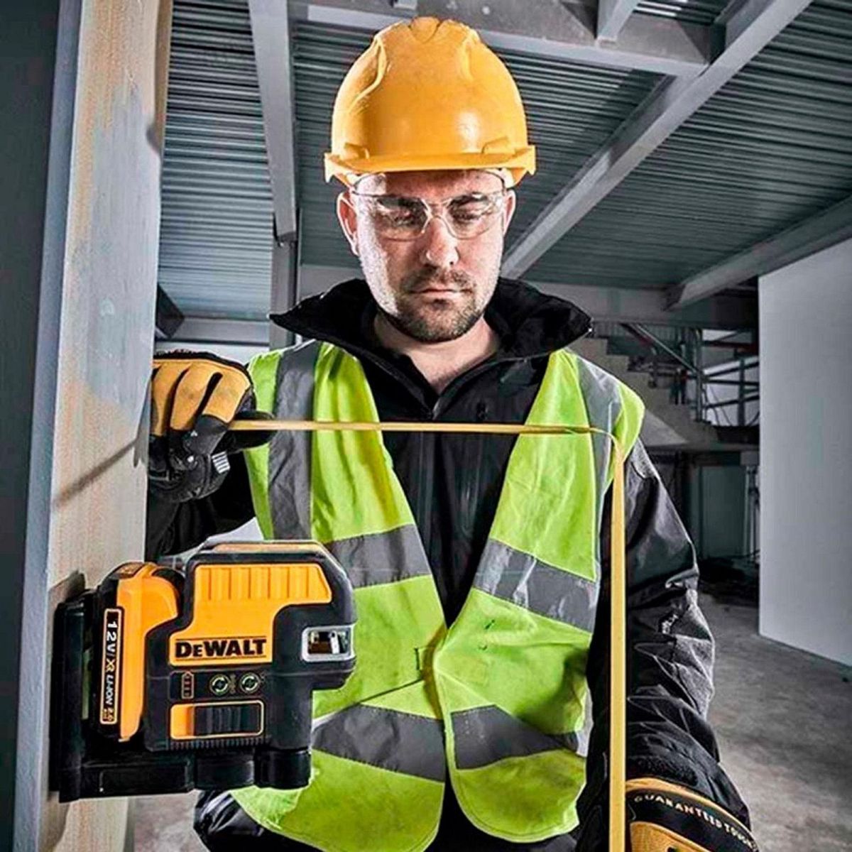 DEWALT - Medidor Láser Verde Bosch GLM 50-27 CG con Bluetooth