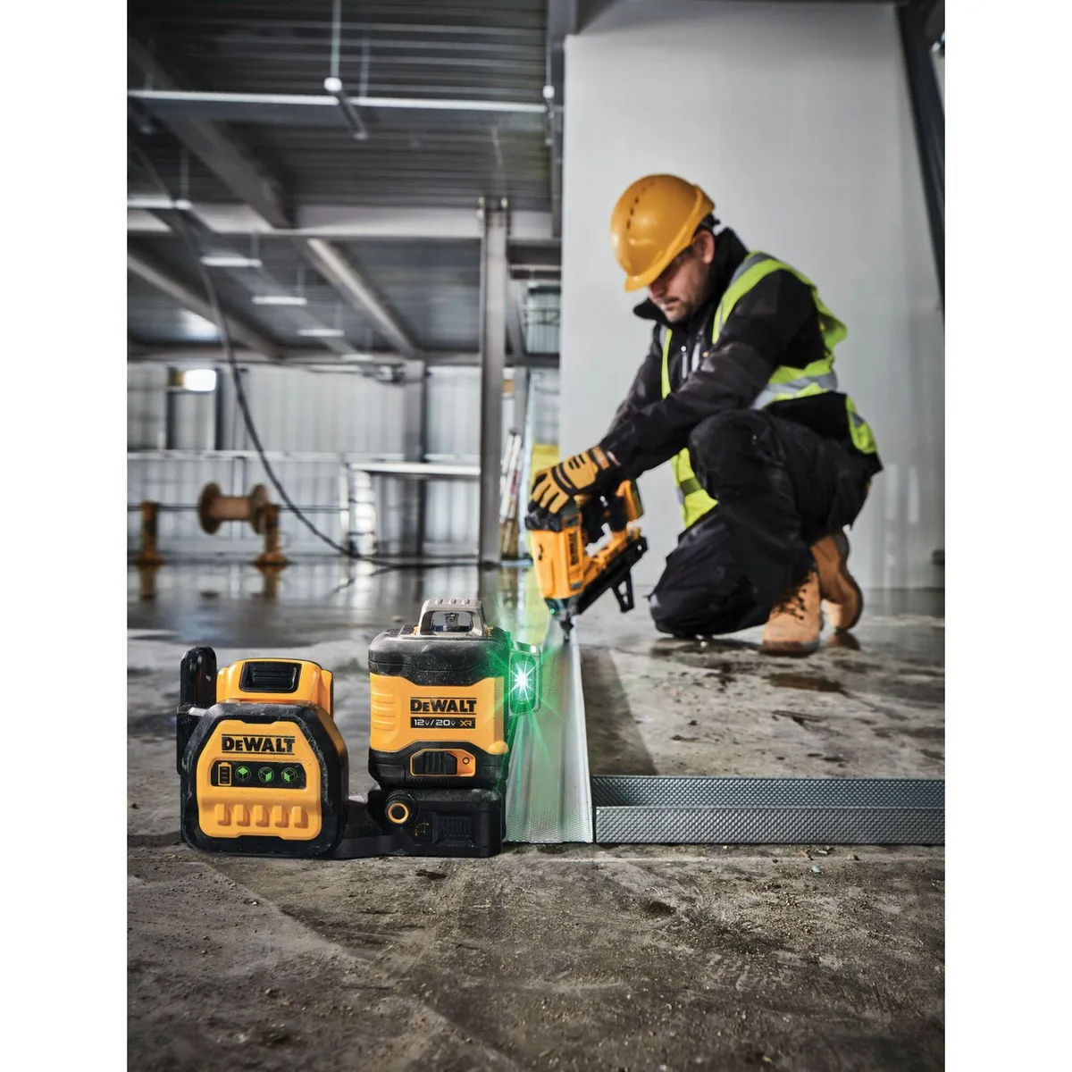 DEWALT - Nivel Laser Dewalt  3 Lineas 360° Verde 20V DCLE34030GB