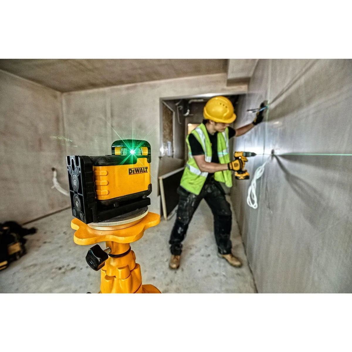 DEWALT - Nivel Laser Lineas Cruzadas Dewalt  360° Verde DW03601CG