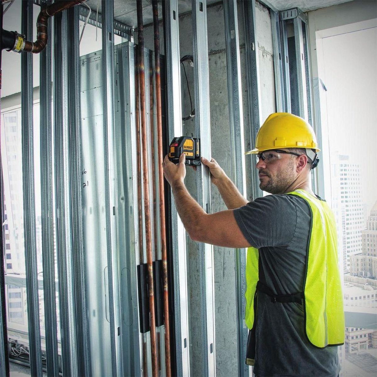 DEWALT - Medidor Láser Bosch GLM 50 C alcance 50m con Bluetooth