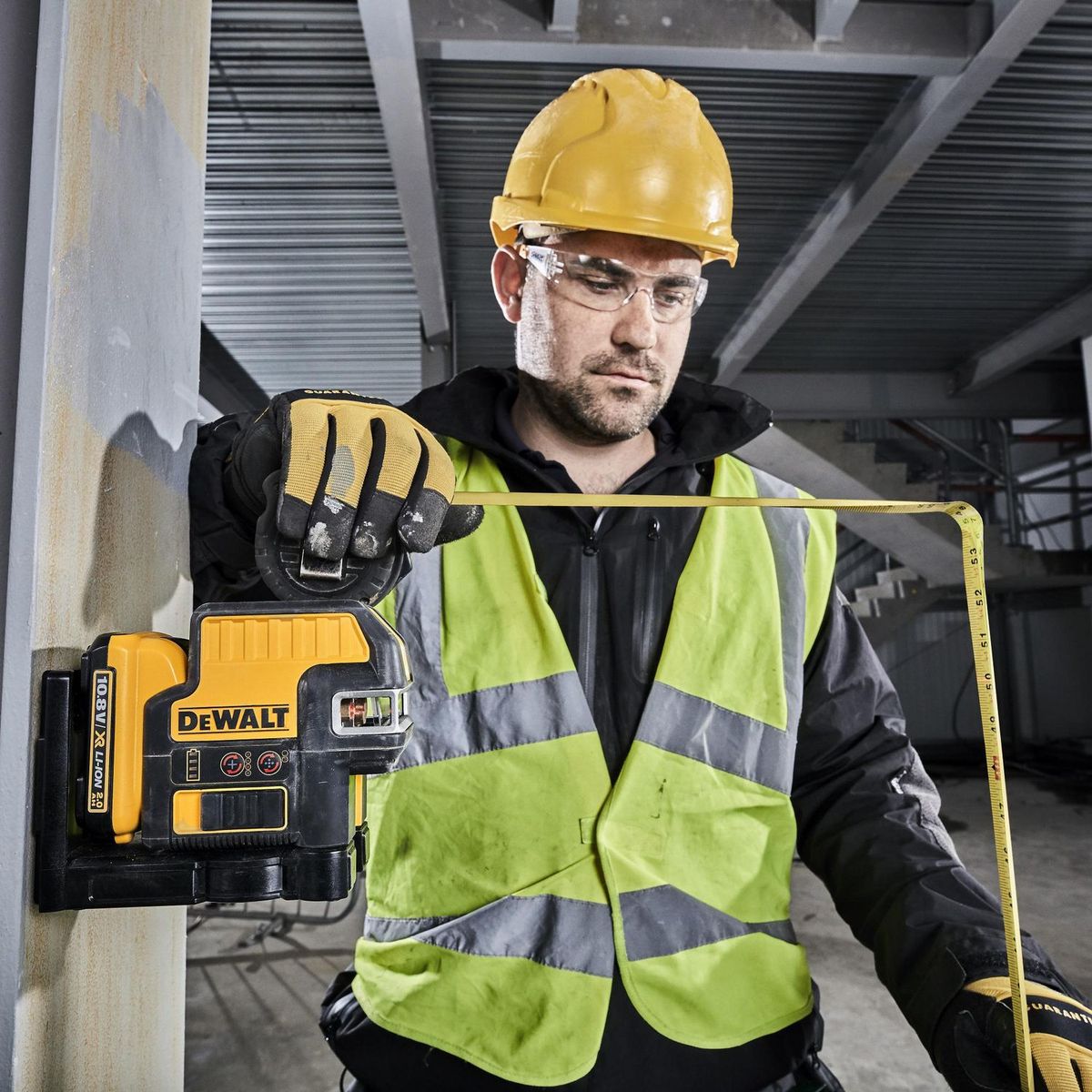 DEWALT - Nivel Laser Combinado Dewalt  2 Lineas y 2 Punto Rojo 12V DCE0822D1R