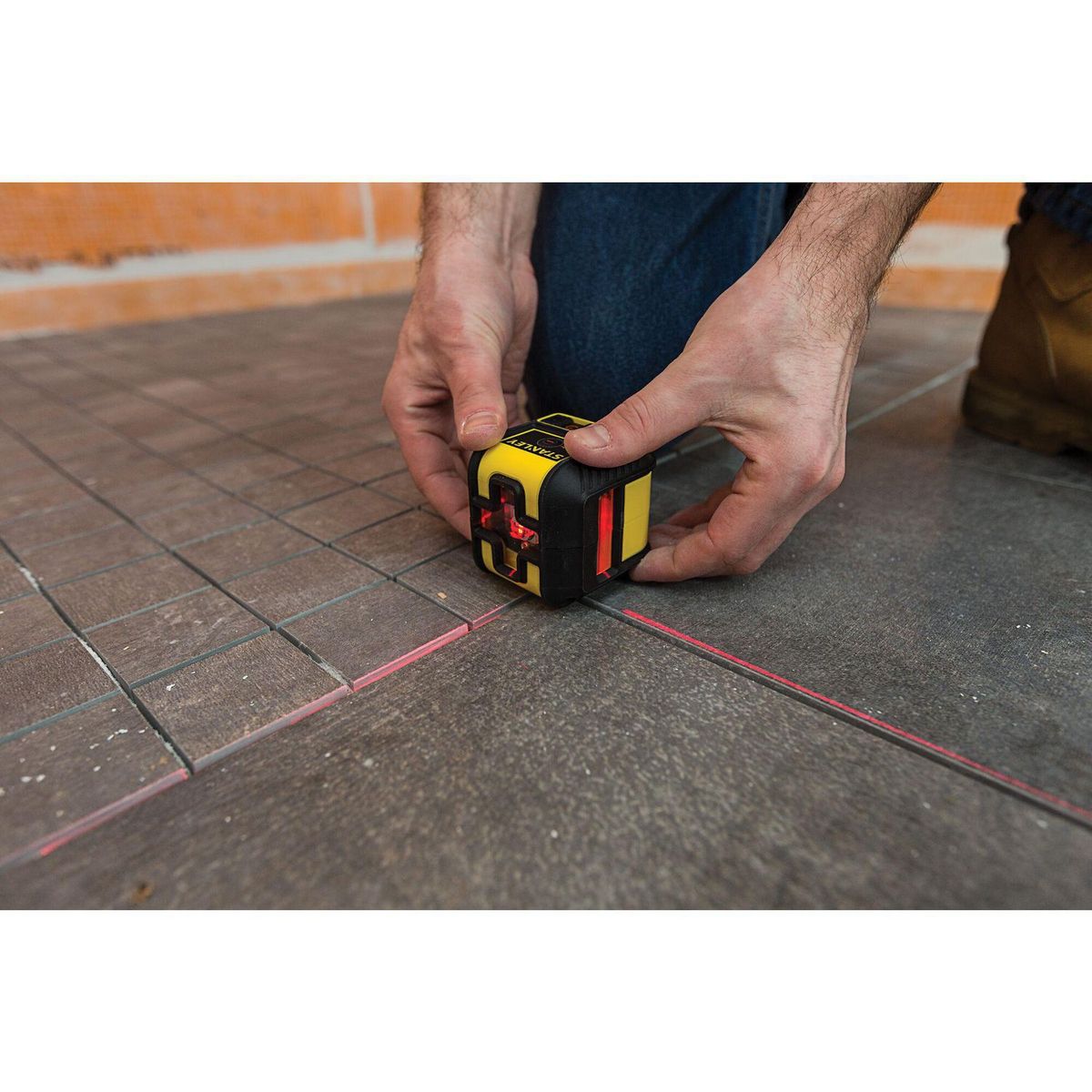 STANLEY - Nivel Laser Stanley Lineas Cruzadas + Linea 90° Rojo CROSS90 STHT77502