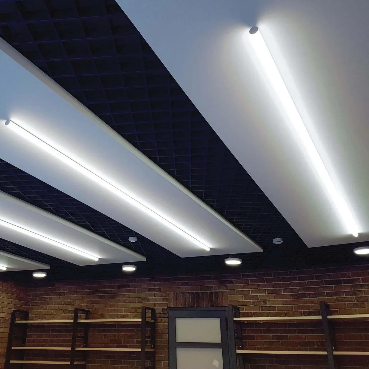 ILUMA - Tubo Fluorescente LED 18W Luz Ultra Blanca