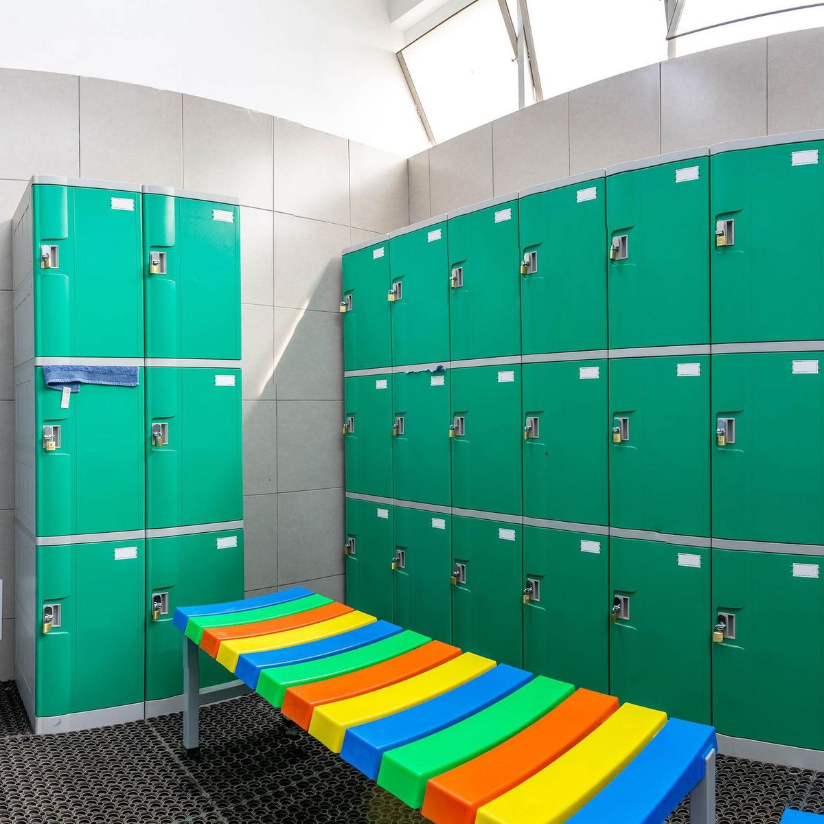 MALETEK - Locker Plástico 3 Casilleros Portacandado Verde