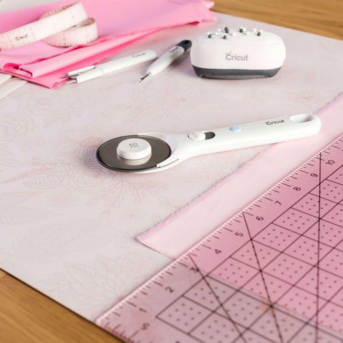 CRICUT - Cuchilla Manual Cricut de Corte Rotativo 60mm