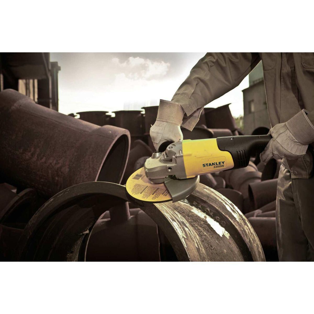 STANLEY - Esmeril Angular Stanley 9" 2200W SL229-B2