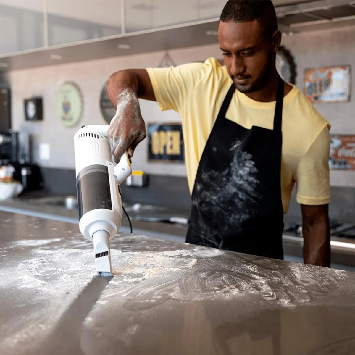 KARCHER - Aspiradora Vertical Karcher 0.6L Multifunción 2 en 1 VCL2