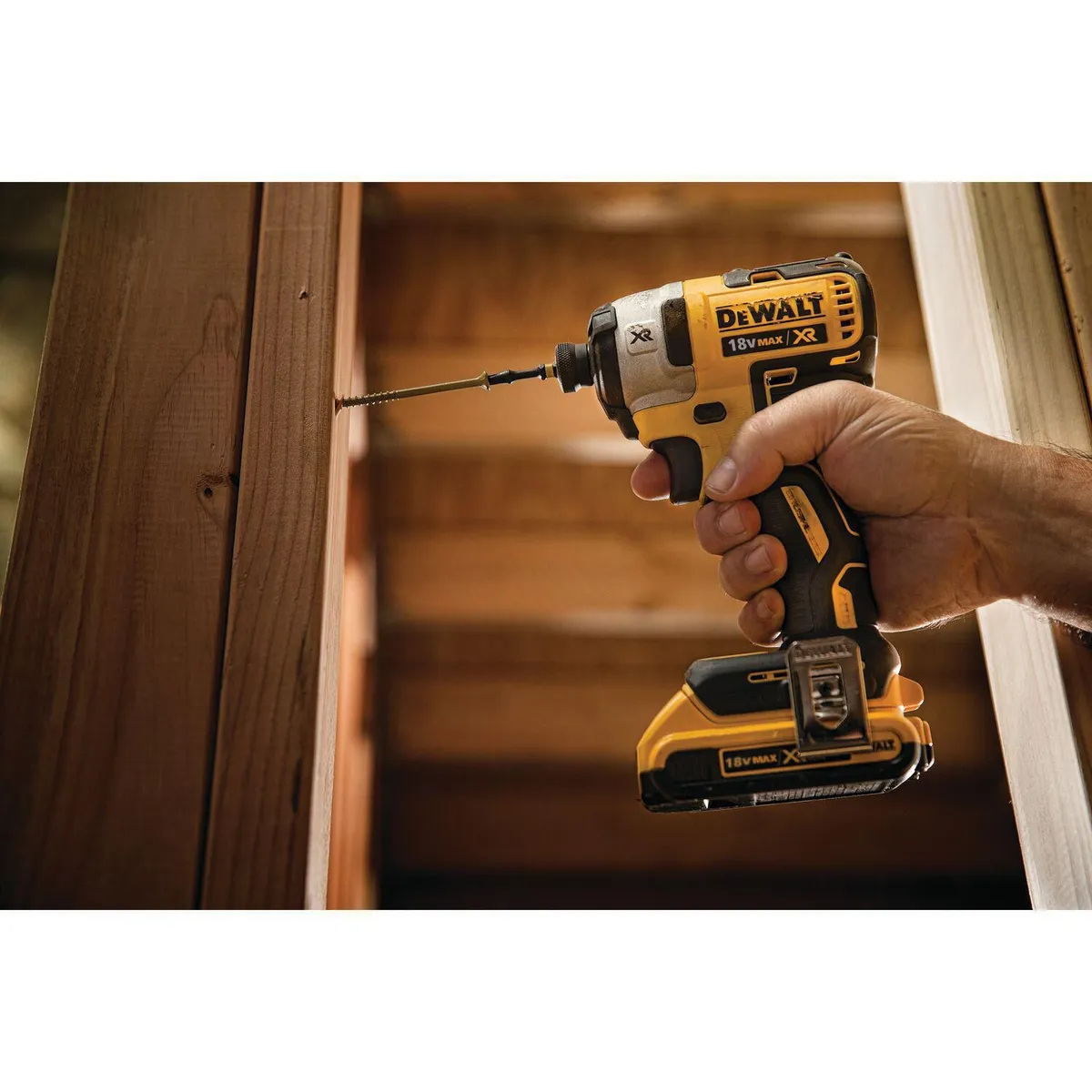 DEWALT - Atornillador de Impacto Inalámbrico Dewalt 20V BRUSHLESSDCF887D2-B2