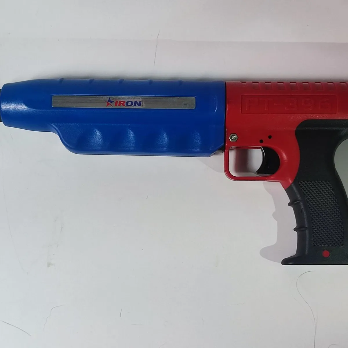  - Pistola de fijación fulminante silenciosa