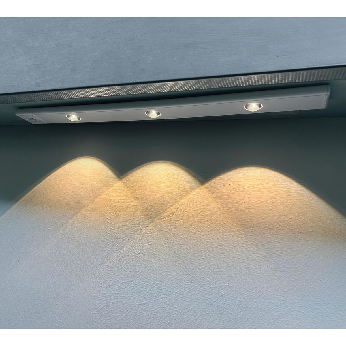  - Undercabinet Slim sin Movimiento Blanco