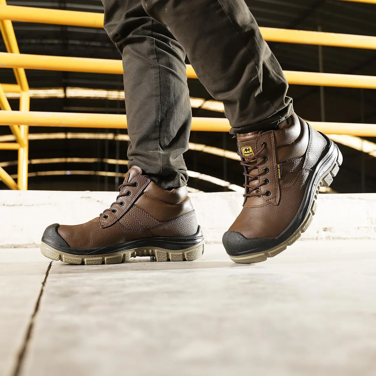 SANDDER TNT - Zapatos de Seguridad Punta de Acero Unisex SS03-525 Cobra Marrón