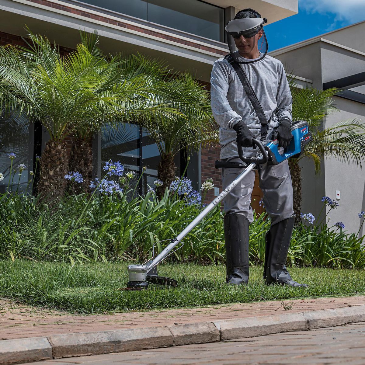 BOSCH - Podadora de Césped Inalámbrica 18V GRT 18V-33