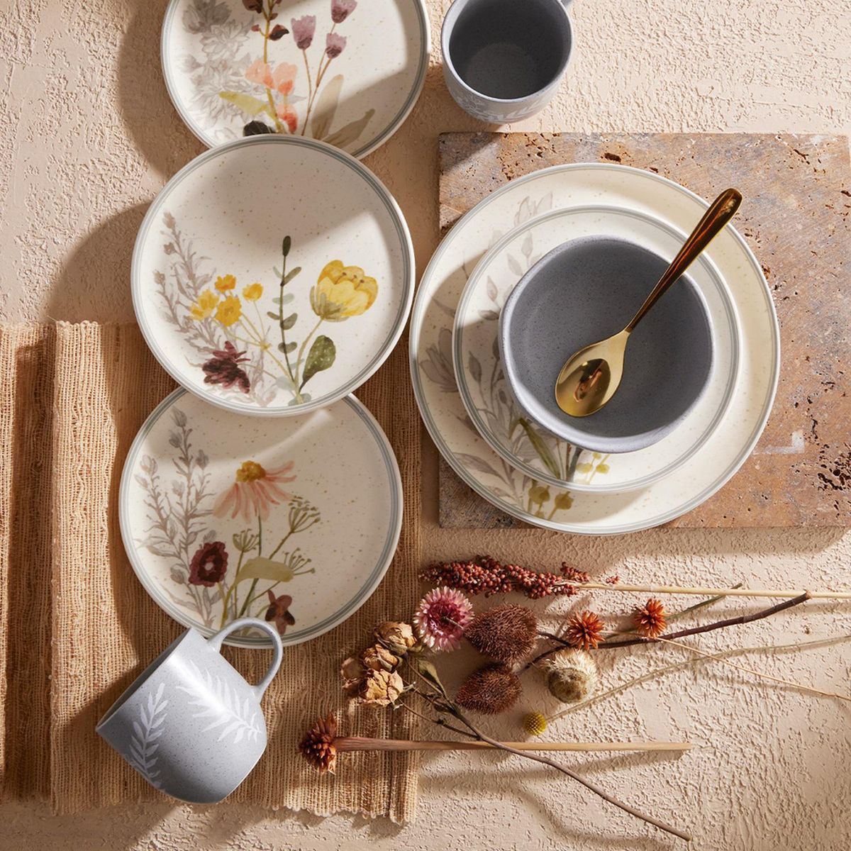 CORONA - VAJILLA ANASTASIA CORONA 16P