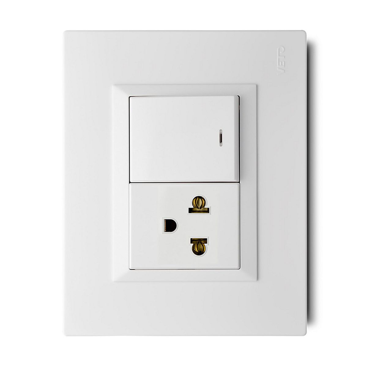 VETO - Mixto 1 Interruptor + 1 Tomacorriente Universal 2P+E Blanco Plu62624