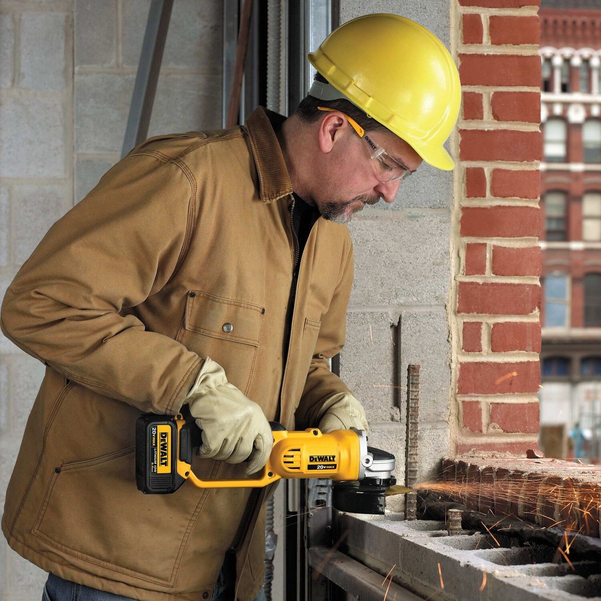 DEWALT - Taladro Percutor 1/2" 20V + Esmeril 4-1/2" 20V + 2 Baterías 5.0Ah + 1 Batería 5.0Ah +Cargador+Maleta