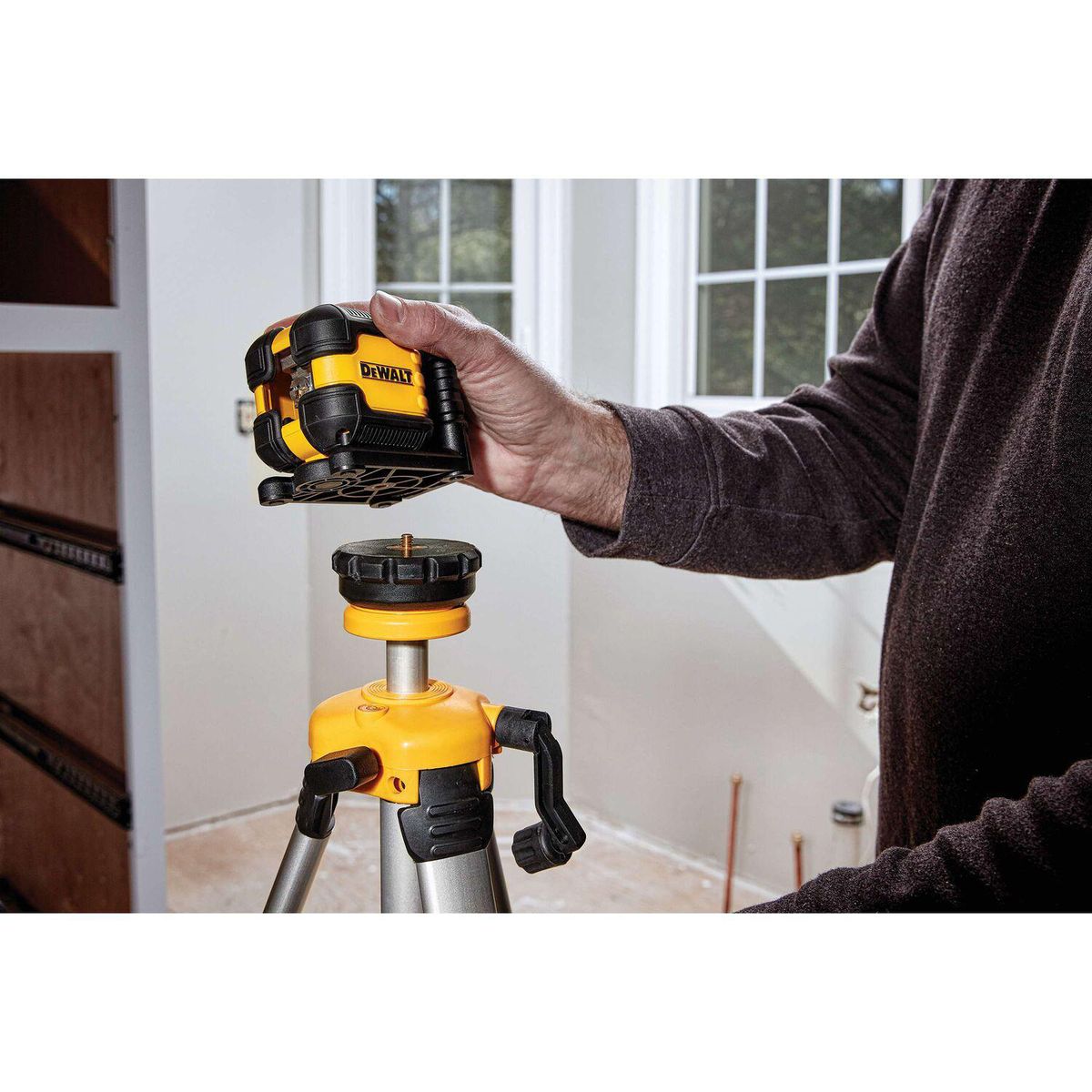 DEWALT - Nivel Láser de Línea Cruzada Luz Roja DW08802