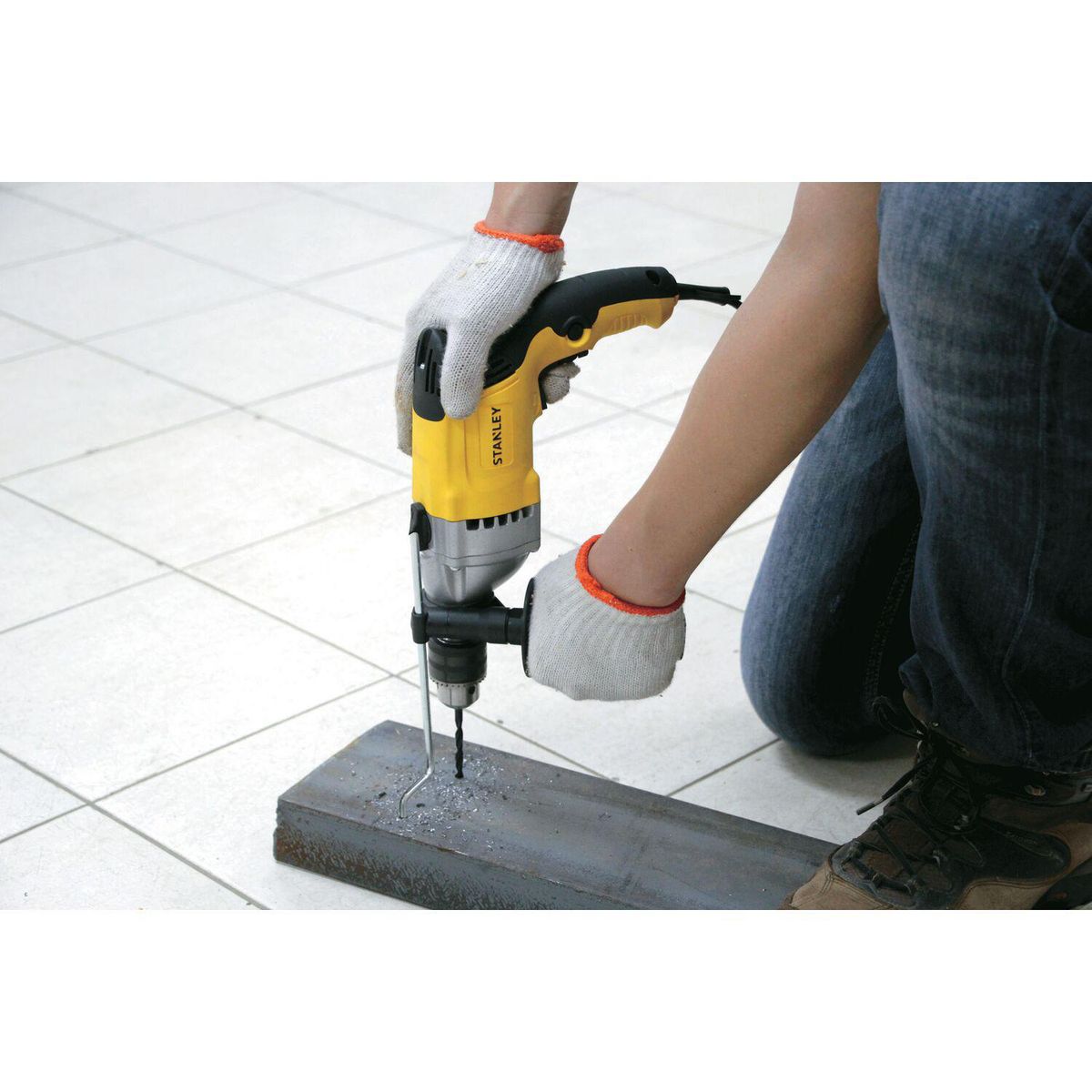 STANLEY - Taladro Percutor 1/2" 800W + Set de 30 Piezas de Brocas y Puntas STDH8013-K1 Stanley