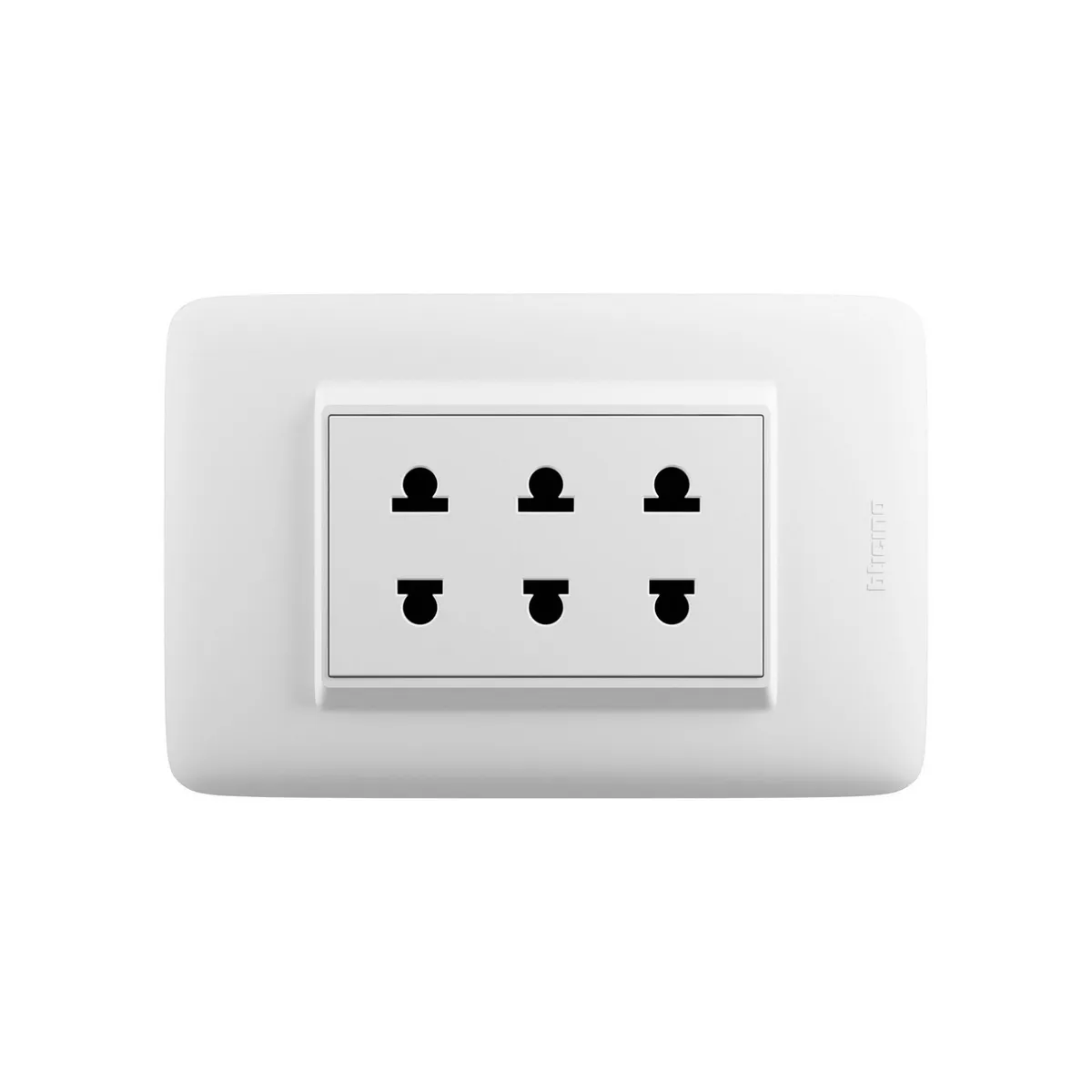 BTICINO - Tomacorriente Universal Triple 16A Doméstico Placa Blanco