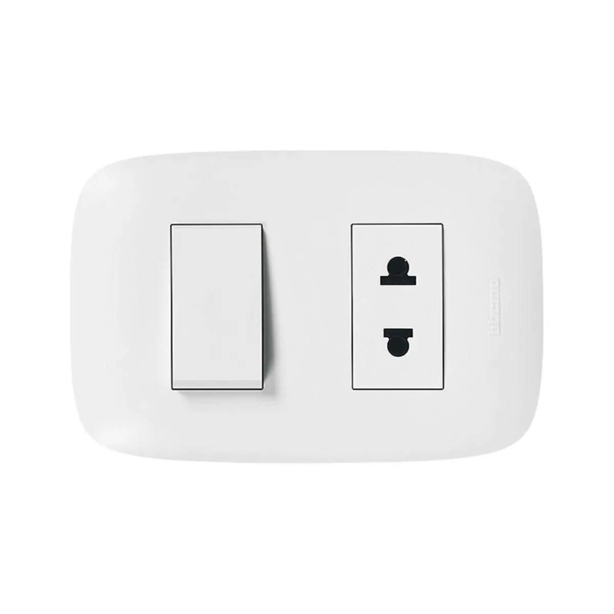 BTICINO - Interruptor + Tomacorriente Simple Domino Sencia Blanco