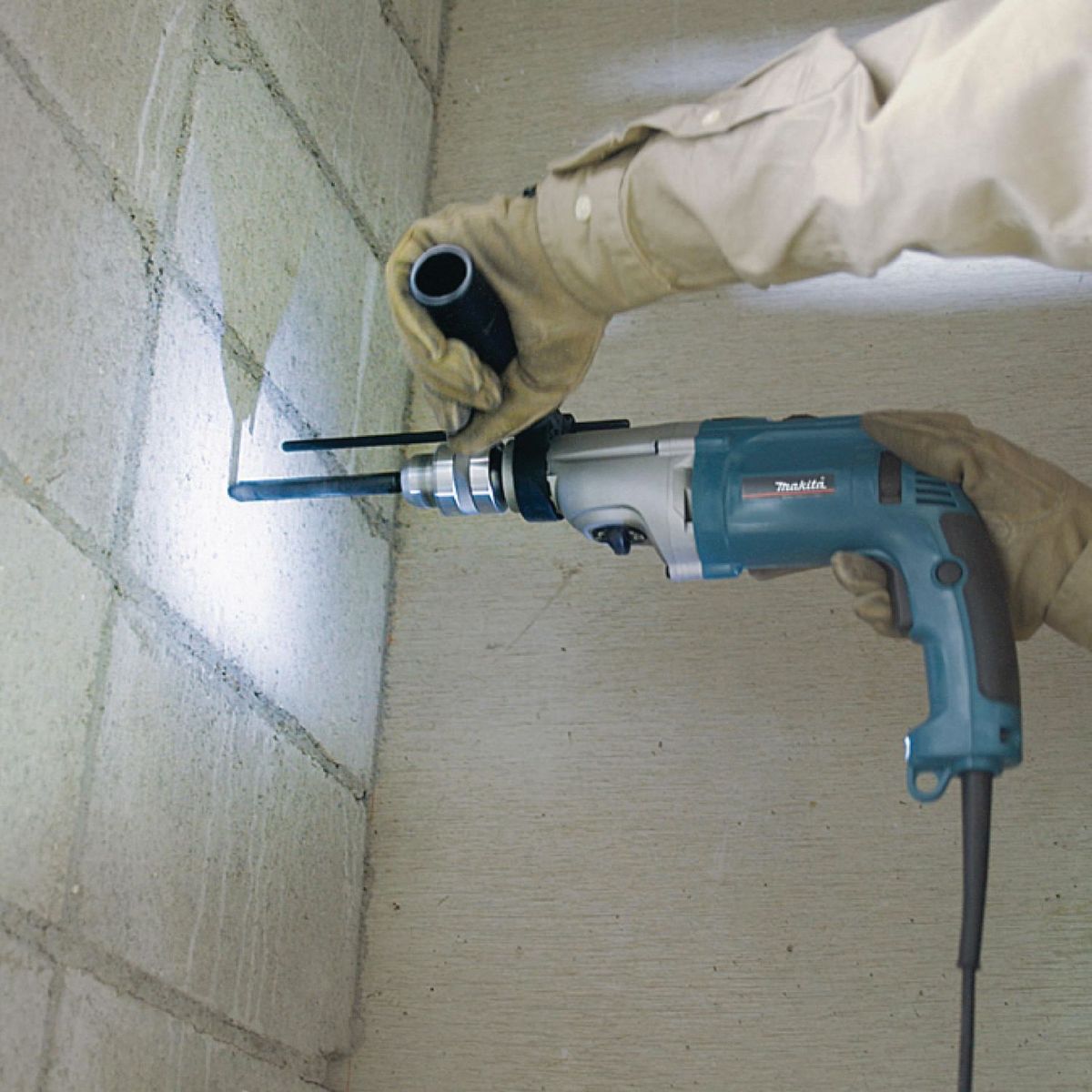 MAKITA - Taladro Percutor Eléctrico Makita 13 mm 1010W