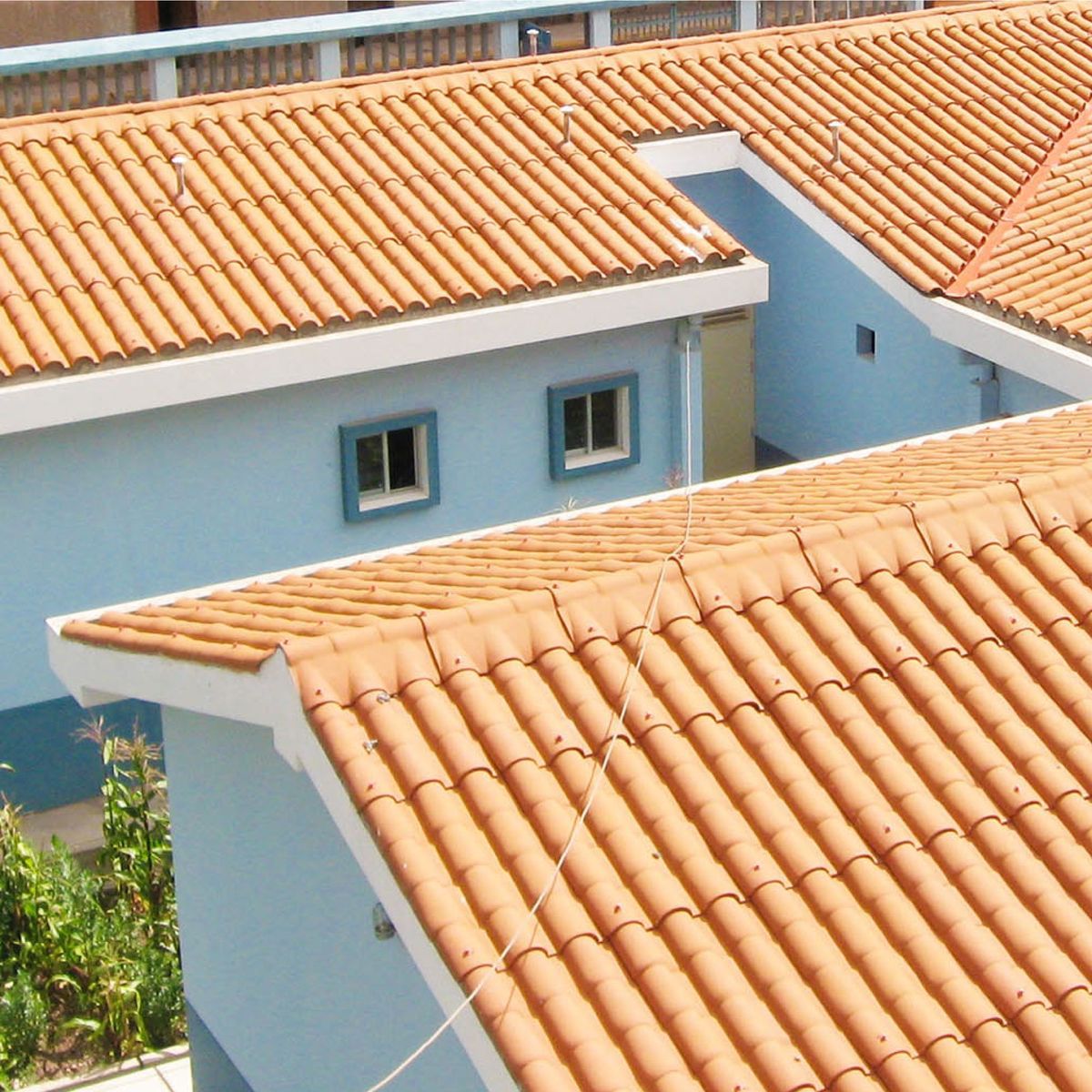 ETERNIT - Cumbrera sup Fibrocemento 0.35x0.68m Teja Andina Eternit