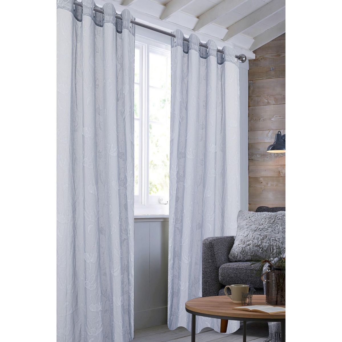 Cortina de Velo Flores 135x220cm Multicolor, marca JUST HOME COLLECTION - Foto 2