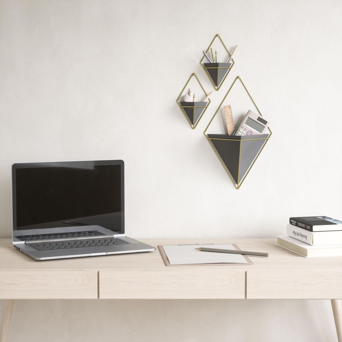 UMBRA - Set 2 Maceteros Mural Negro/Dorado 6.4x19x