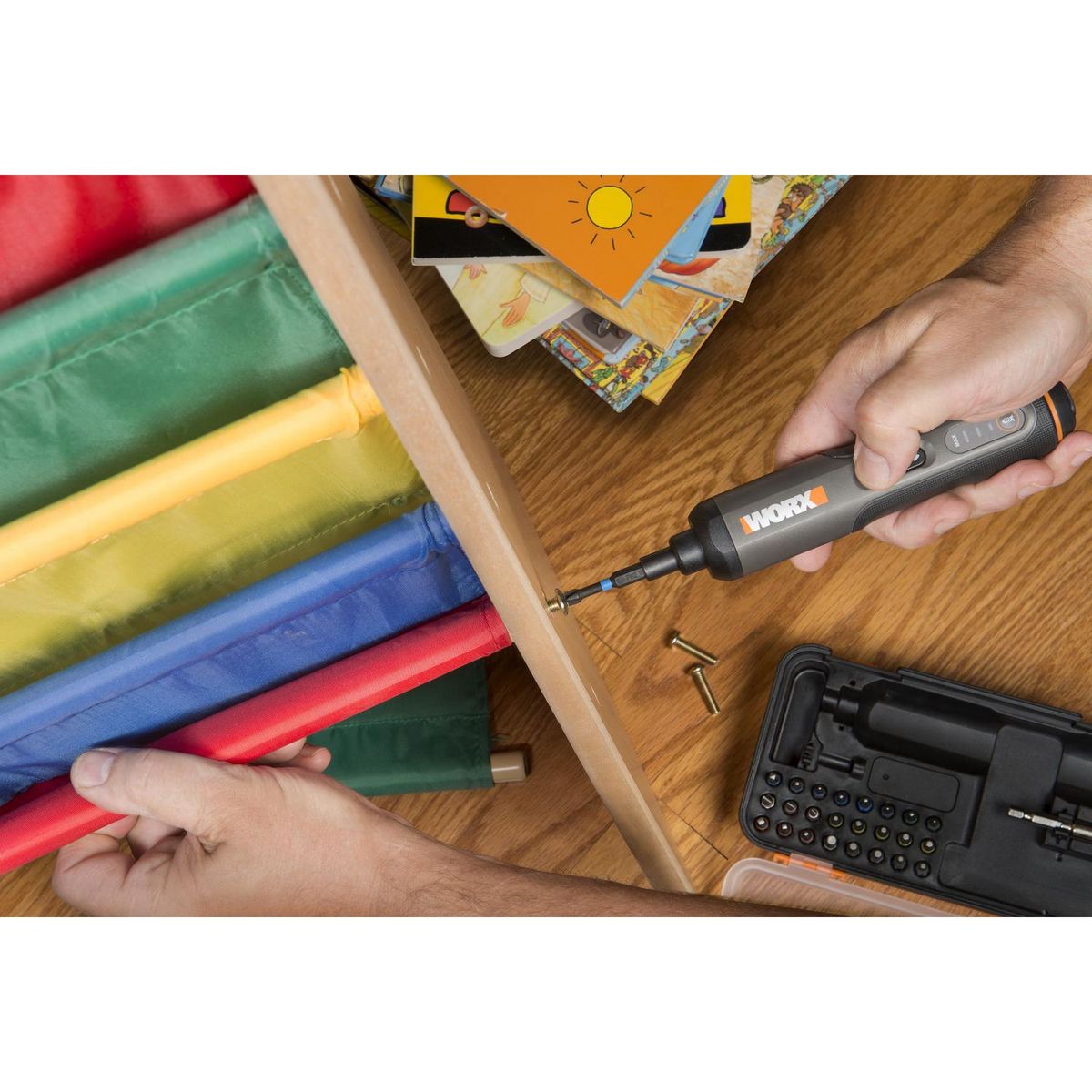 WORX - Atornillador Inalámbrico Worx 4V Con Accesorios