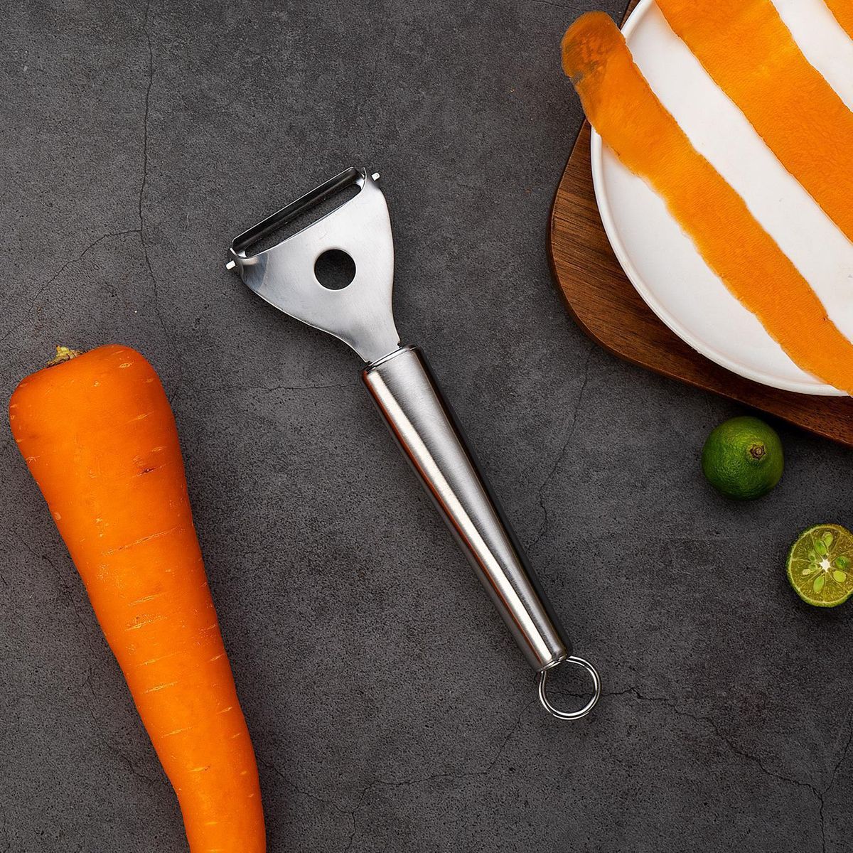 JUST HOME COLLECTION - Pelador Triangular de Acero Inoxidable